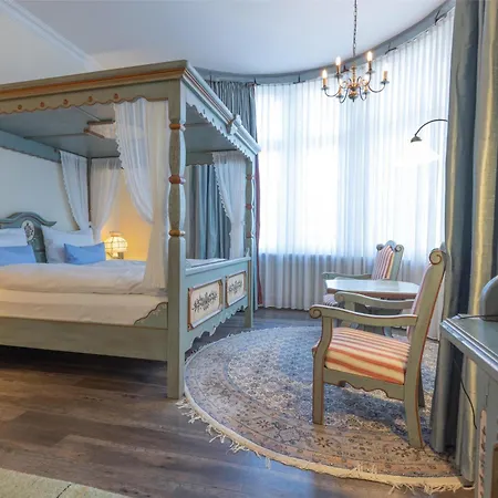 Western Theodor Storm Otel 4*